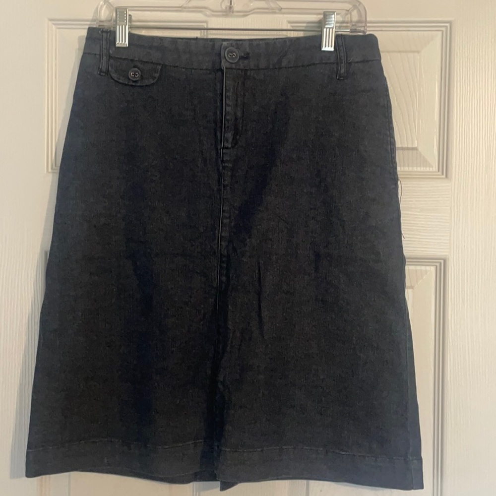 Merona denim like skirt size 2